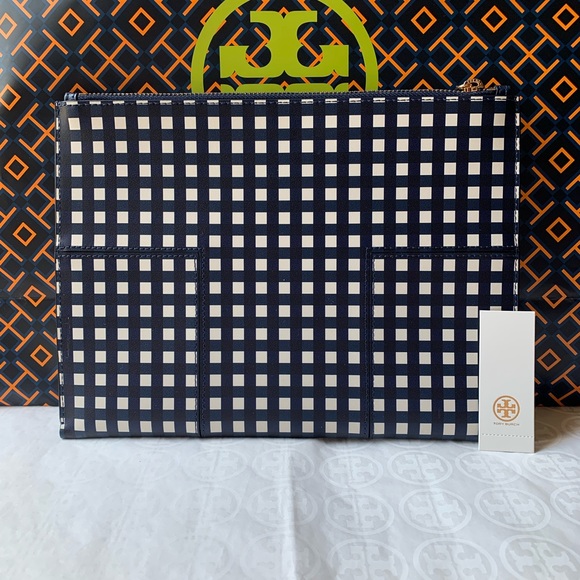 Tory Burch Block T Travel Medium Pouch Navy - Picture 3 of 4